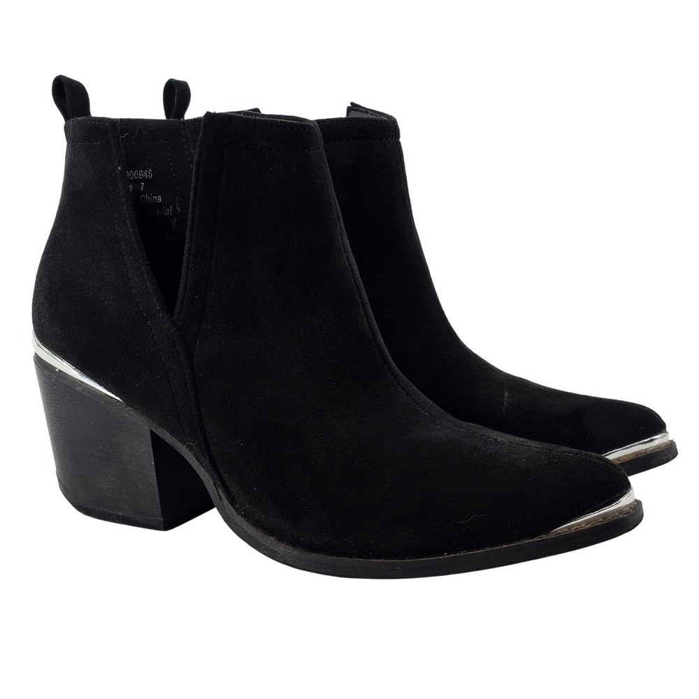Journee Collection Womens 7 Black Faux Suede V-Cut‎ Ankle Boots Silver Detail